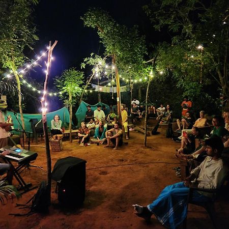 Nebula Nest Cafe & Hostel Оровілль Екстер'єр фото